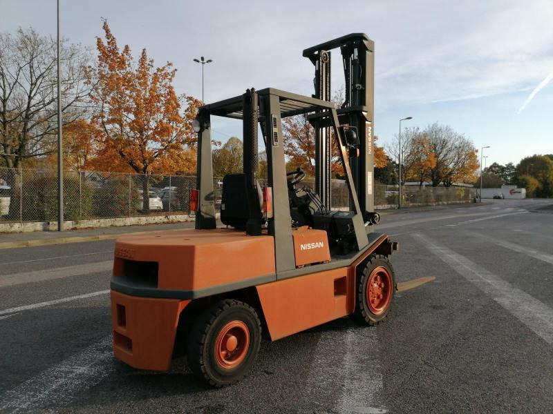 Nissan EGH02A30U - Diesel forklift: picture 4 Nissan EGH02A30U - Diesel forklift: picture 4