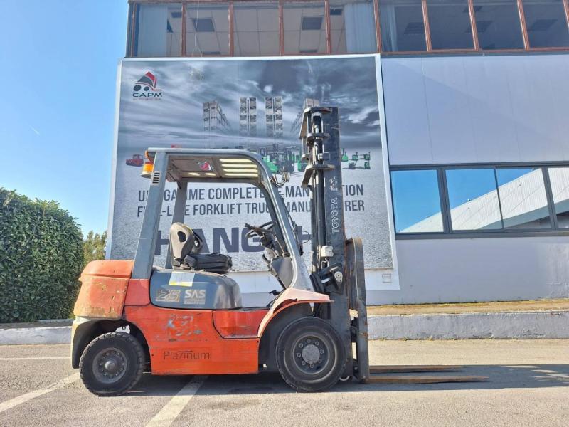Toyota 6-7fdf25 - Diesel forklift: picture 3 Toyota 6-7fdf25 - Diesel forklift: picture 3