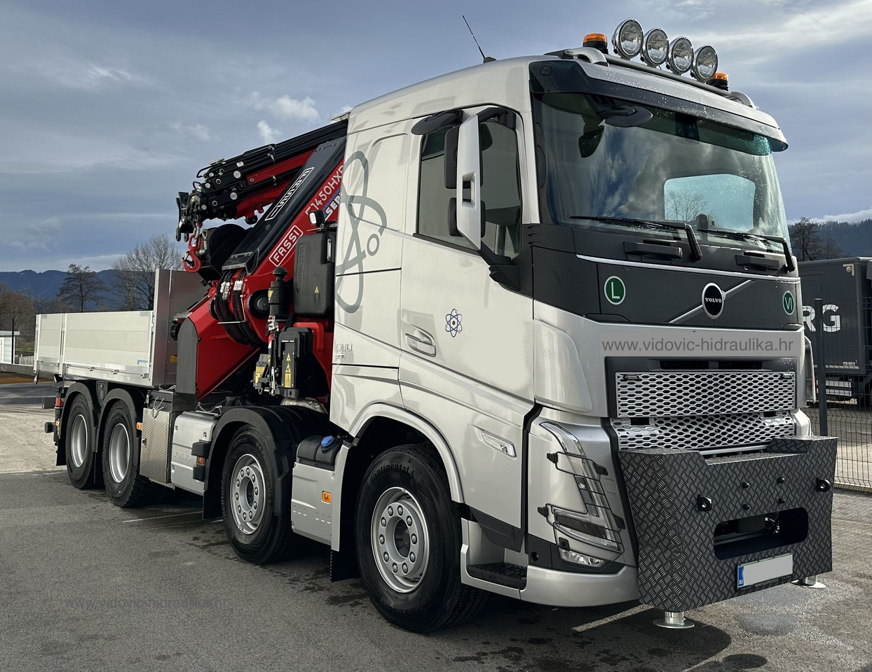 VOLVO Hiab Palfinger Fassi F1450 - Crane truck: picture 1 VOLVO Hiab Palfinger Fassi F1450 - Crane truck: picture 1