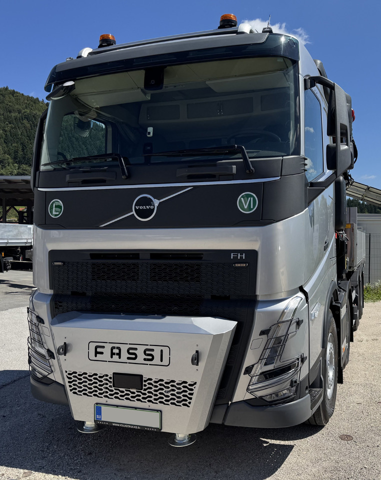 VOLVO Hiab Palfinger Fassi F1450 - Crane truck: picture 1 VOLVO Hiab Palfinger Fassi F1450 - Crane truck: picture 1