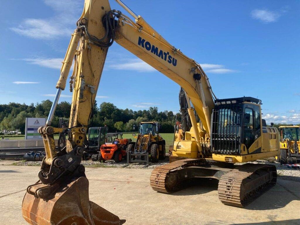 Komatsu PC210LC-11 - Crawler excavator: picture 4 Komatsu PC210LC-11 - Crawler excavator: picture 4