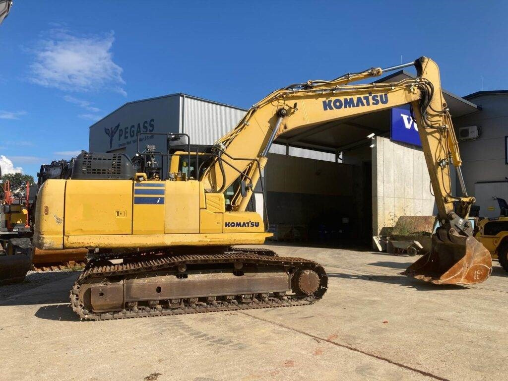 Komatsu PC210LC-11 - Crawler excavator: picture 5 Komatsu PC210LC-11 - Crawler excavator: picture 5