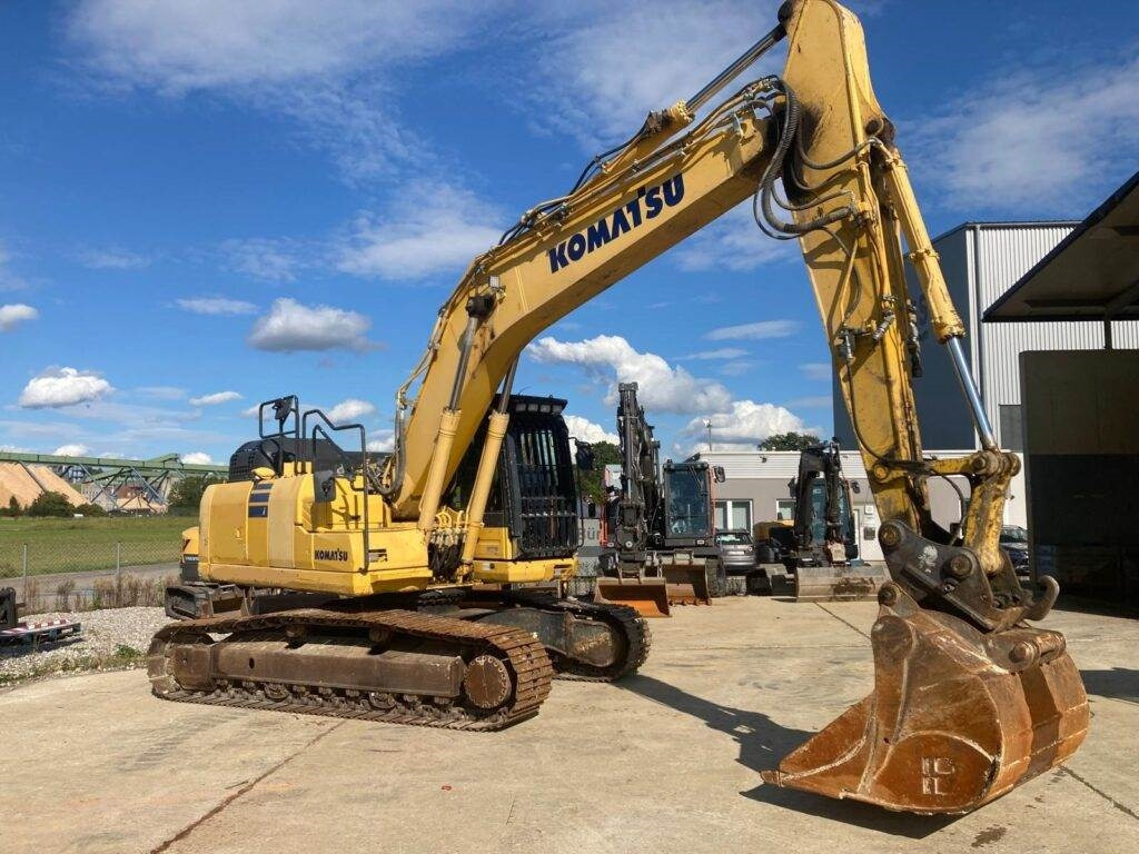Komatsu PC210LC-11 - Crawler excavator: picture 1 Komatsu PC210LC-11 - Crawler excavator: picture 1
