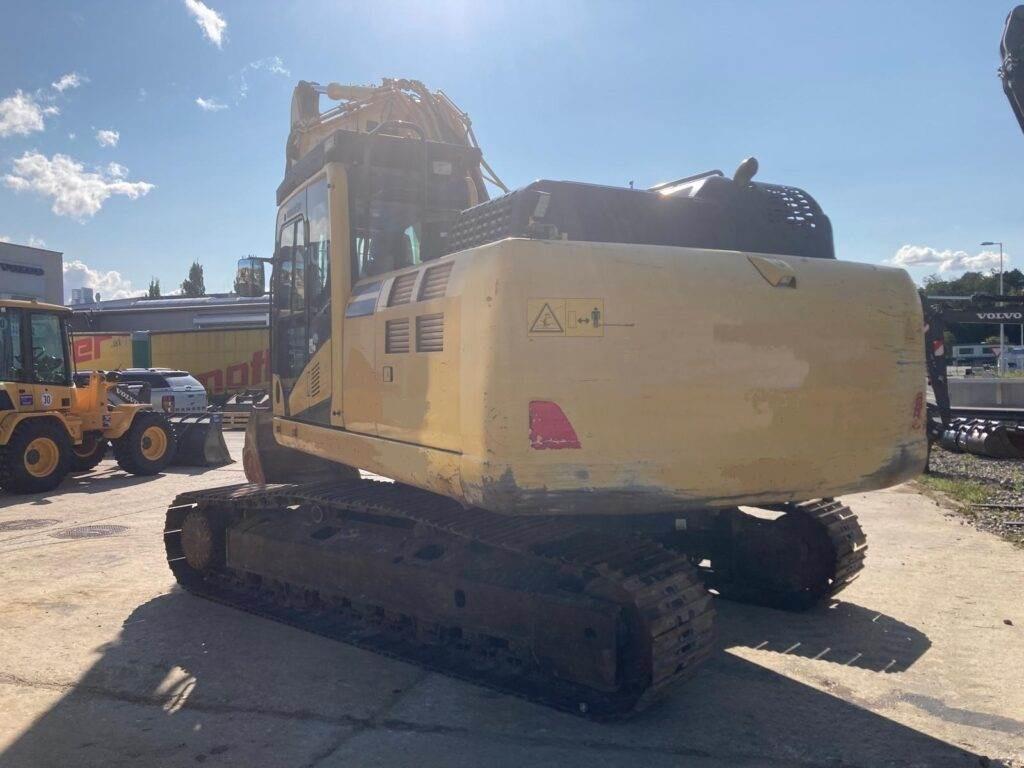 Komatsu PC210LC-11 - Crawler excavator: picture 3 Komatsu PC210LC-11 - Crawler excavator: picture 3