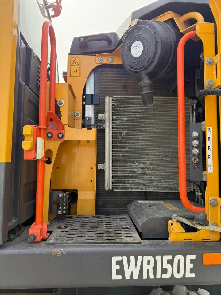 Wheel excavator Volvo EWR150E: picture 8