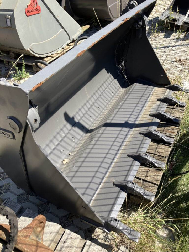 Volvo Klappschaufel mit Zähnen TPZ - Bucket: picture 1 Volvo Klappschaufel mit Zähnen TPZ - Bucket: picture 1