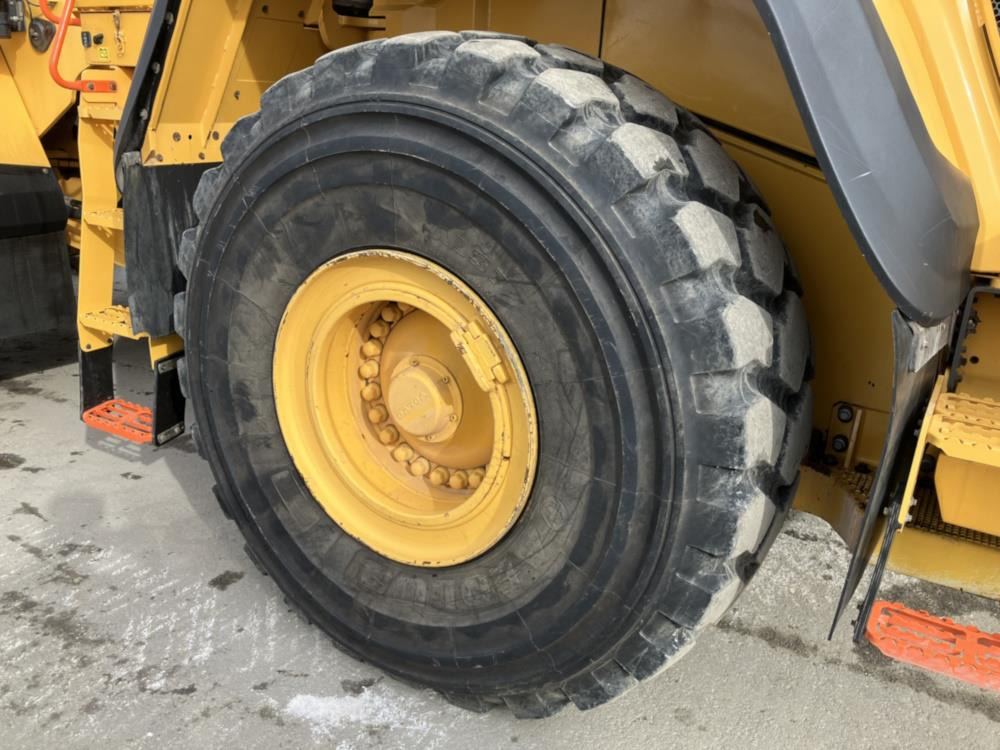 Wheel loader Volvo L180H: picture 8