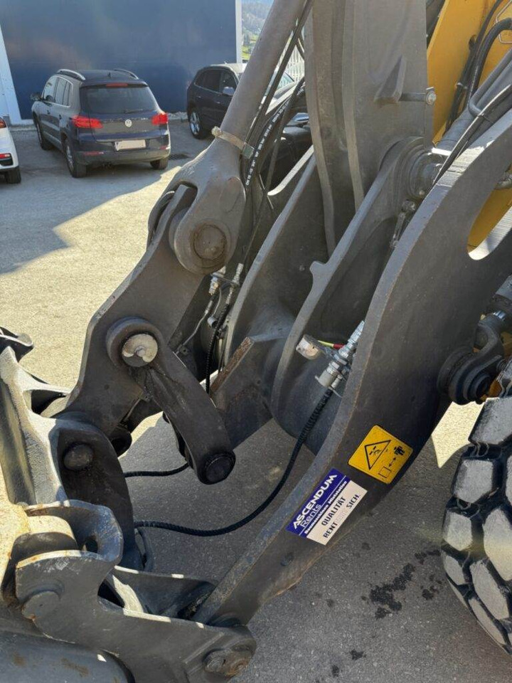 Wheel loader Volvo L90H: picture 6