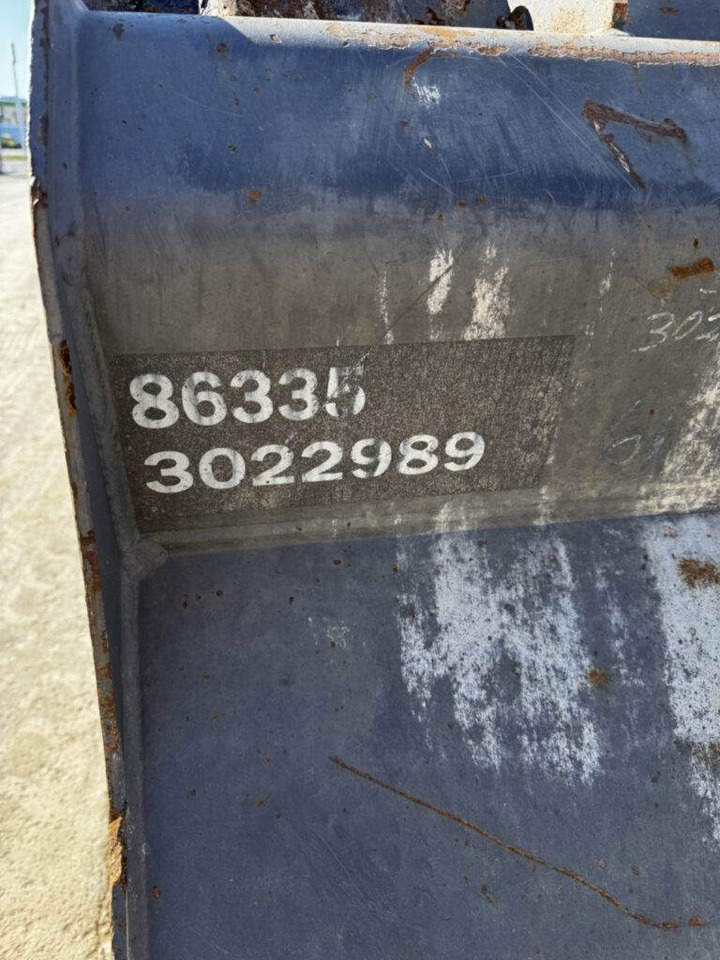 Wheel loader Volvo L90H: picture 13