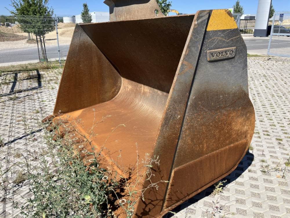 Volvo Schaufel mit Zähnen - Festanbau - Bucket: picture 4 Volvo Schaufel mit Zähnen - Festanbau - Bucket: picture 4