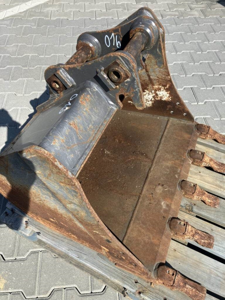 Volvo Tieflöffel mit Zähnen - Backhoe loader: picture 1 Volvo Tieflöffel mit Zähnen - Backhoe loader: picture 1