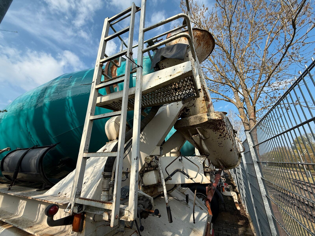 Betonmischer-Auflieger Stetter 10 m³ mit Motor - Concrete mixer truck: picture 5 Betonmischer-Auflieger Stetter 10 m³ mit Motor - Concrete mixer truck: picture 5