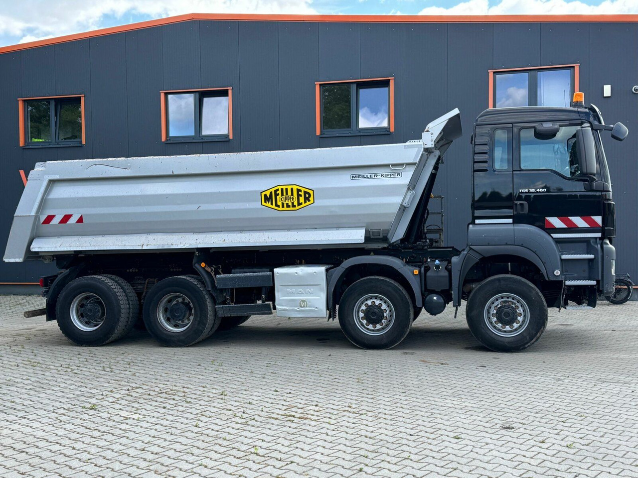 MAN TGS 35.460 8x6 BB Muldenkipper Meiller - Skip loader truck: picture 4 MAN TGS 35.460 8x6 BB Muldenkipper Meiller - Skip loader truck: picture 4