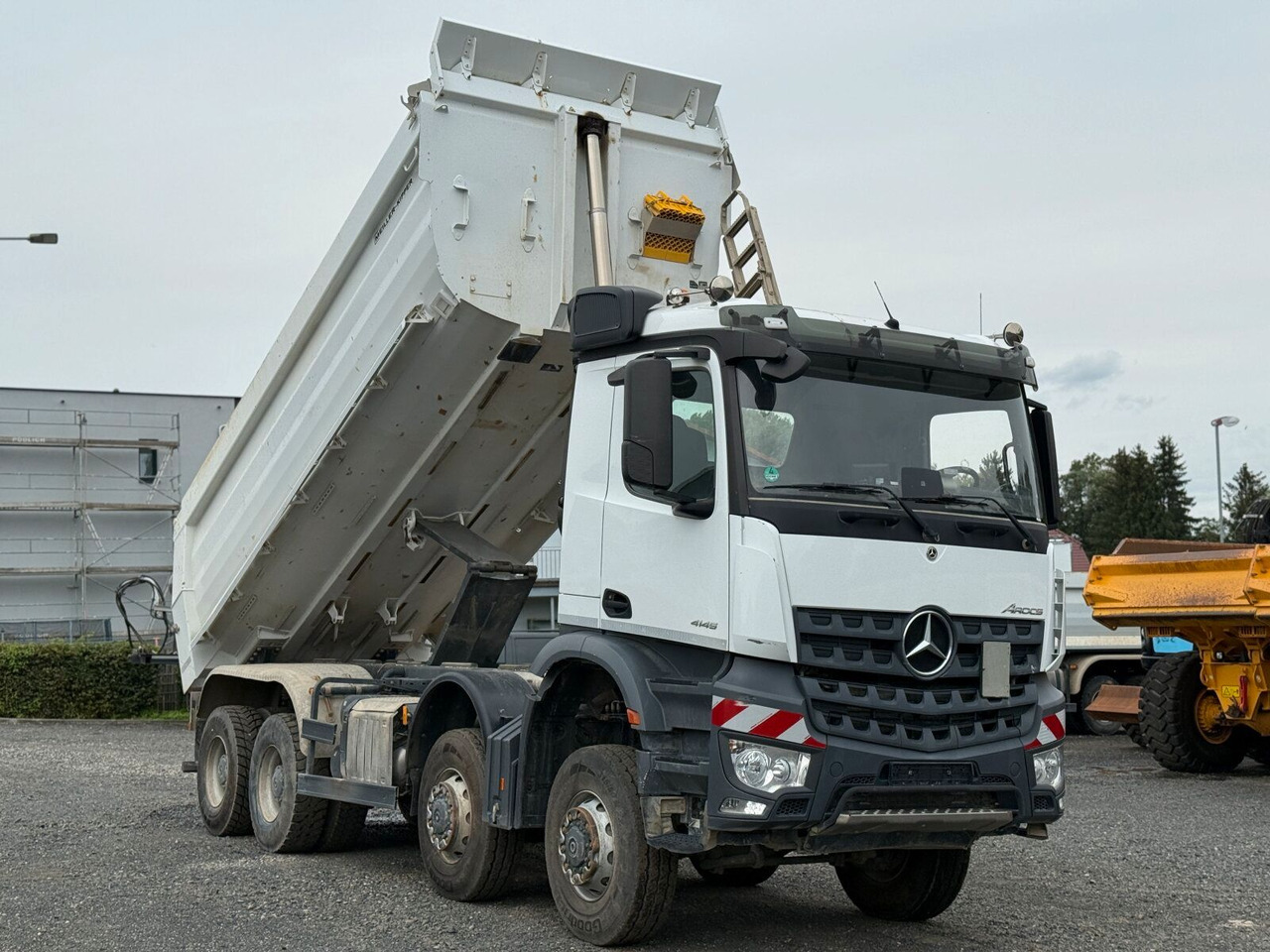 Mercedes-Benz AROCS 4145 8x8 Meiller Muldenkipper - Skip loader truck: picture 2 Mercedes-Benz AROCS 4145 8x8 Meiller Muldenkipper - Skip loader truck: picture 2