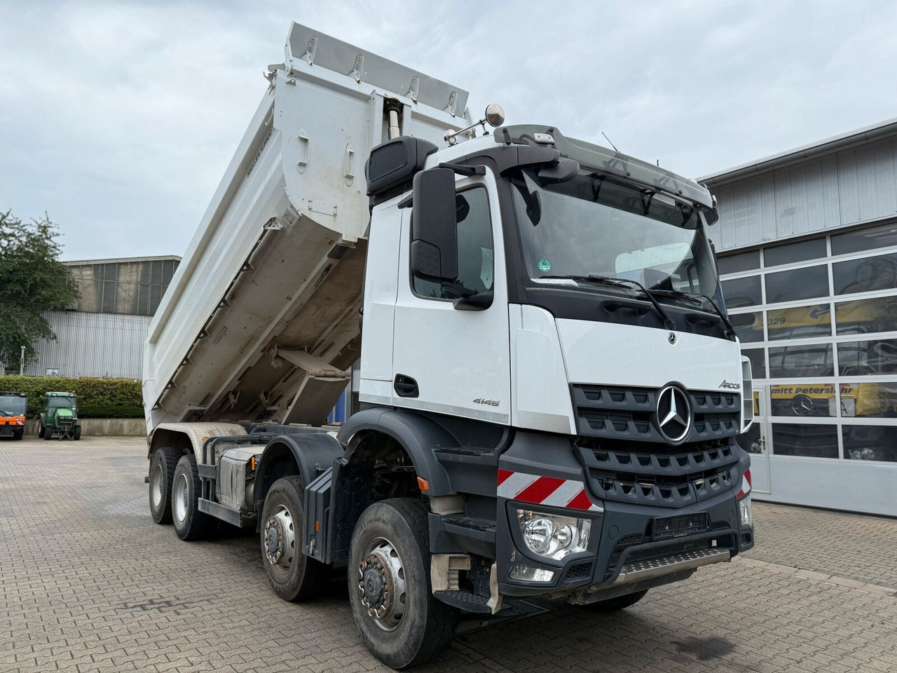 Mercedes-Benz AROCS 4145 8x8 Meiller Muldenkipper - Tipper: picture 2 Mercedes-Benz AROCS 4145 8x8 Meiller Muldenkipper - Tipper: picture 2