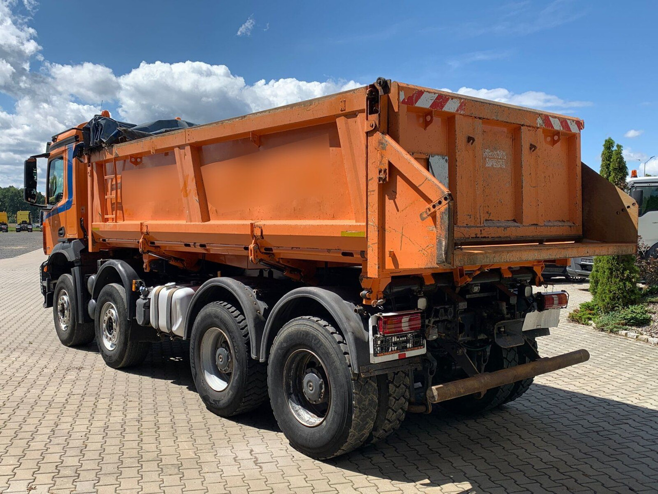 Mercedes-Benz Arocs 3243 8x4 Dreiseitenkipper mit Bordmatik - Tipper: picture 5 Mercedes-Benz Arocs 3243 8x4 Dreiseitenkipper mit Bordmatik - Tipper: picture 5
