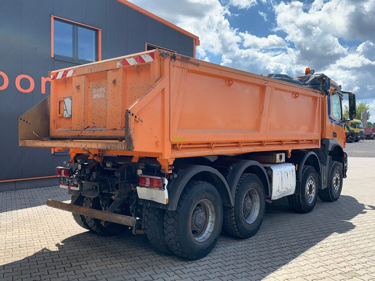 Mercedes-Benz Arocs 3243 8x4 Dreiseitenkipper mit Bordmatik - Tipper: picture 3 Mercedes-Benz Arocs 3243 8x4 Dreiseitenkipper mit Bordmatik - Tipper: picture 3