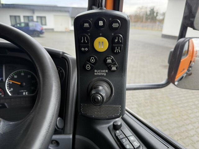 Mercedes-Benz Atego Kehrmaschine BUCHER CITYFANT 5000 - Road sweeper: picture 3 Mercedes-Benz Atego Kehrmaschine BUCHER CITYFANT 5000 - Road sweeper: picture 3