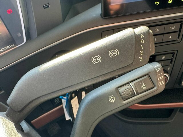 Volvo FH16 750 8X4 Holztransport Alukar TOP! - Log truck: picture 3 Volvo FH16 750 8X4 Holztransport Alukar TOP! - Log truck: picture 3