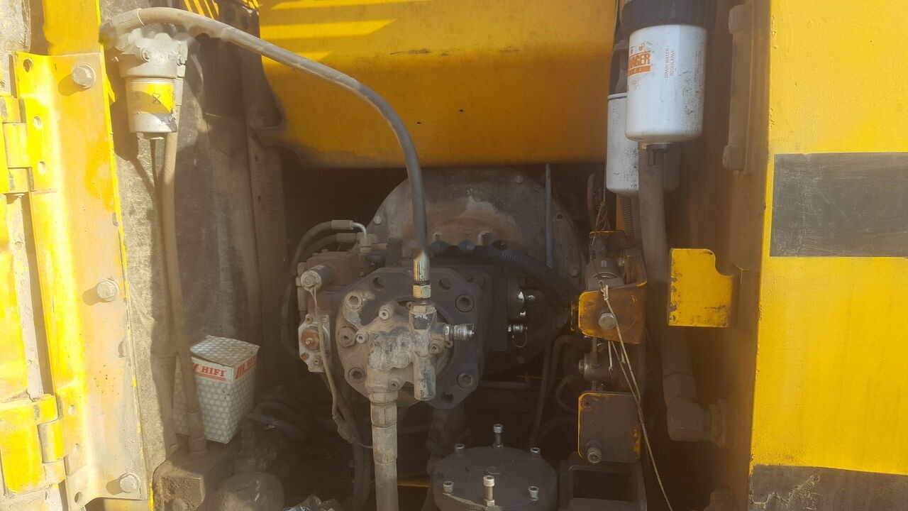 Crawler excavator JCB JS 180: picture 8