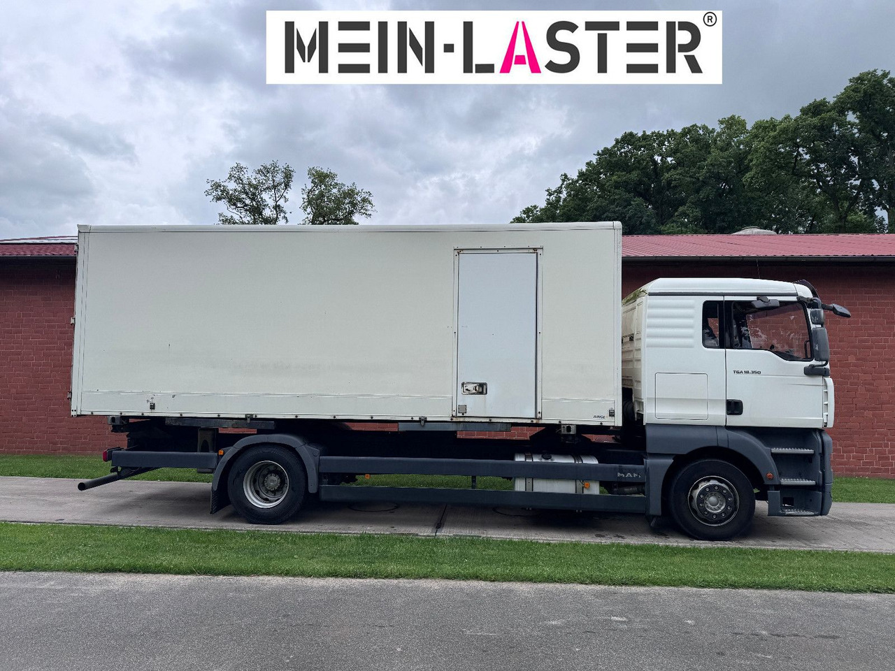 MAN TGA 18.350 BDF 5 Sitzer Klima nur 209.380 km - Box truck: picture 3 MAN TGA 18.350 BDF 5 Sitzer Klima nur 209.380 km - Box truck: picture 3