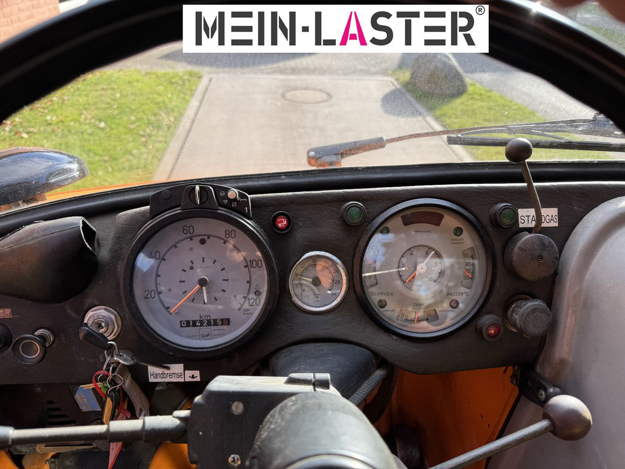 Crane truck, Dropside/ Flatbed truck Unimog U 1100 Atlas AK 3006 nur 14.215 km-1. Hand: picture 9 Crane truck, Dropside/ Flatbed truck Unimog U 1100 Atlas AK 3006 nur 14.215 km-1. Hand: picture 9