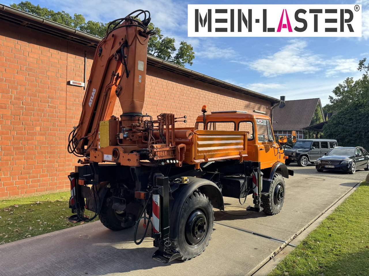 Crane truck, Dropside/ Flatbed truck Unimog U 1100 Atlas AK 3006 nur 14.215 km-1. Hand: picture 6 Crane truck, Dropside/ Flatbed truck Unimog U 1100 Atlas AK 3006 nur 14.215 km-1. Hand: picture 6