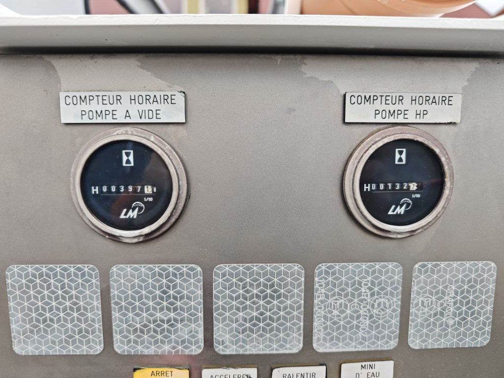 Vacuum truck Land Rover Defender VAACUM truck canalisation cleaner 4x4: picture 37