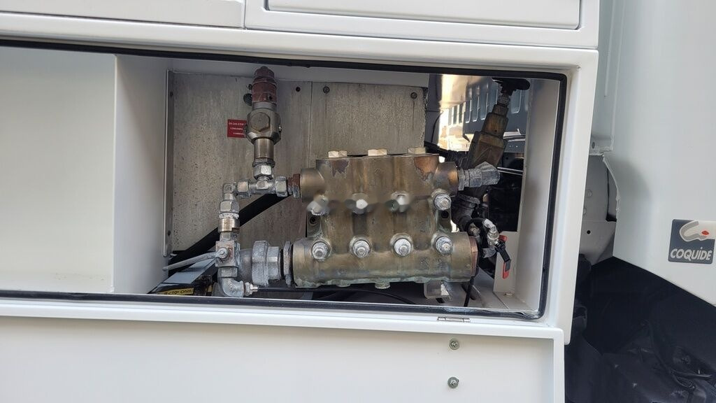 Vacuum truck Renault Maxity 140dxi HUVER COMBI: picture 26