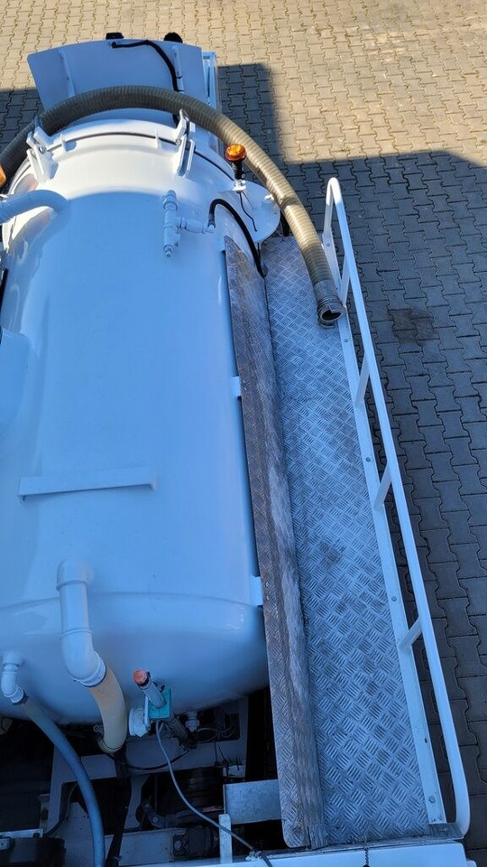 Vacuum truck Renault Maxity 140dxi HUVER COMBI: picture 39