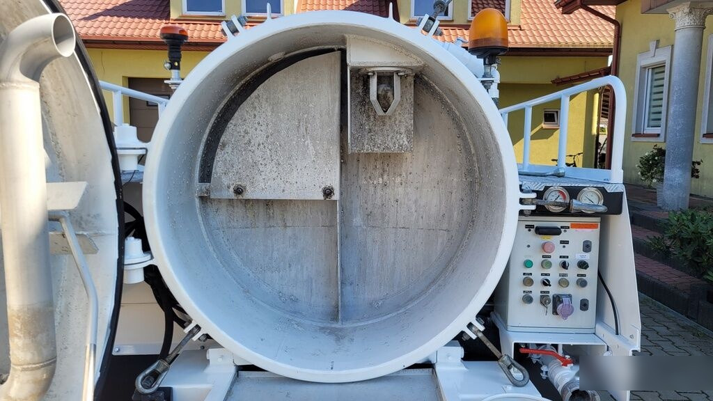 Vacuum truck Renault Maxity 140dxi HUVER COMBI: picture 42