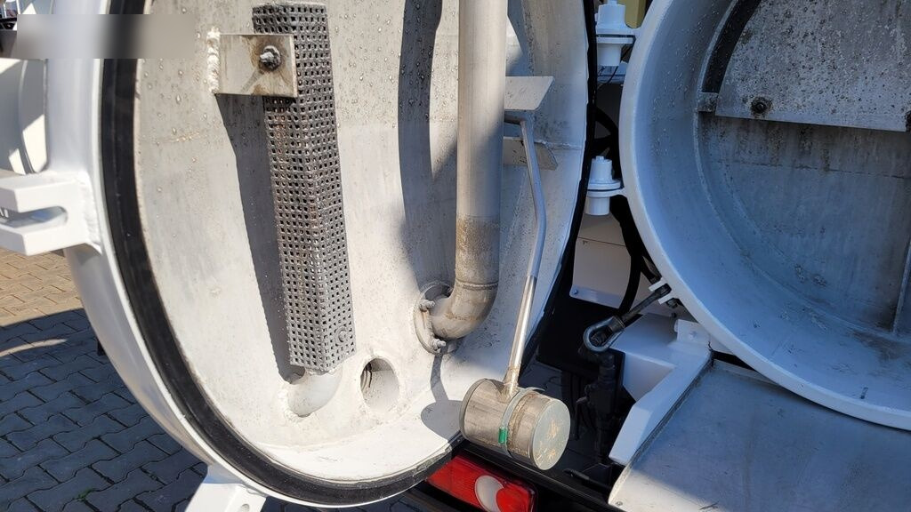 Vacuum truck Renault Maxity 140dxi HUVER COMBI: picture 43