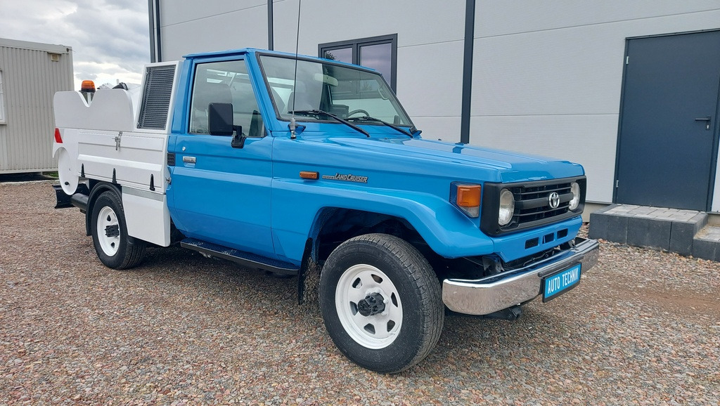Toyota Land Cruiser COMBI HYDRO CLEANER Mini Combine - Vacuum truck: picture 1 Toyota Land Cruiser COMBI HYDRO CLEANER Mini Combine - Vacuum truck: picture 1