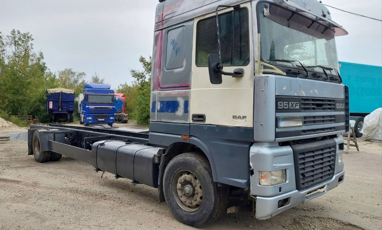 DAF 95XF380 - Cab chassis truck: picture 1 DAF 95XF380 - Cab chassis truck: picture 1