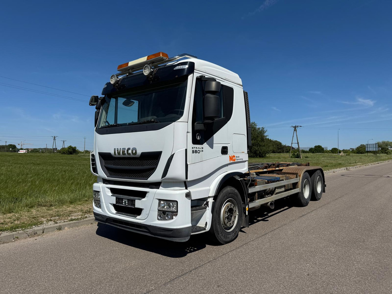 IVECO STRALIS 560 - Hook lift truck, Crane truck: picture 2 IVECO STRALIS 560 - Hook lift truck, Crane truck: picture 2
