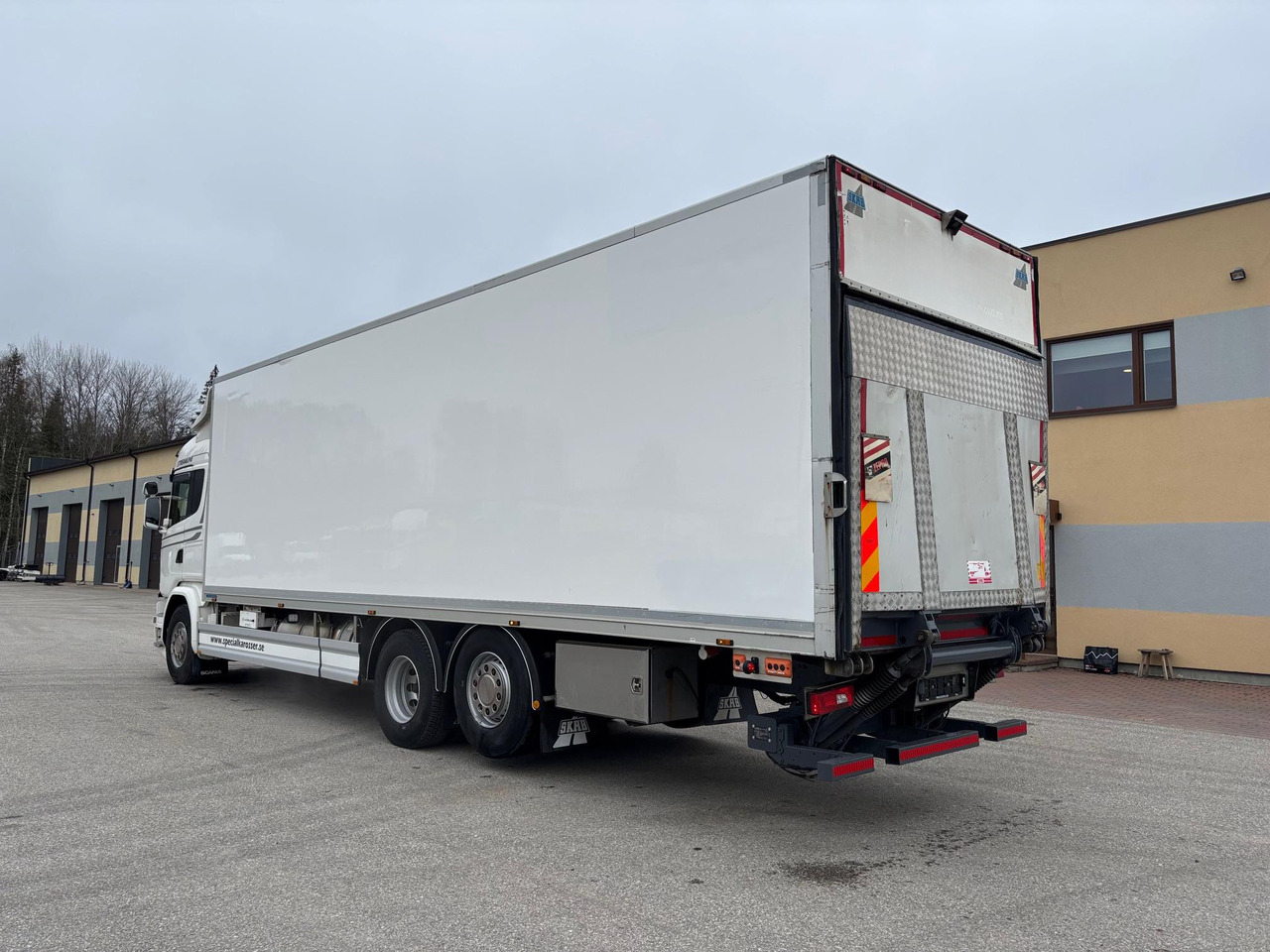 SCANIA G450 - Isothermal truck: picture 4 SCANIA G450 - Isothermal truck: picture 4