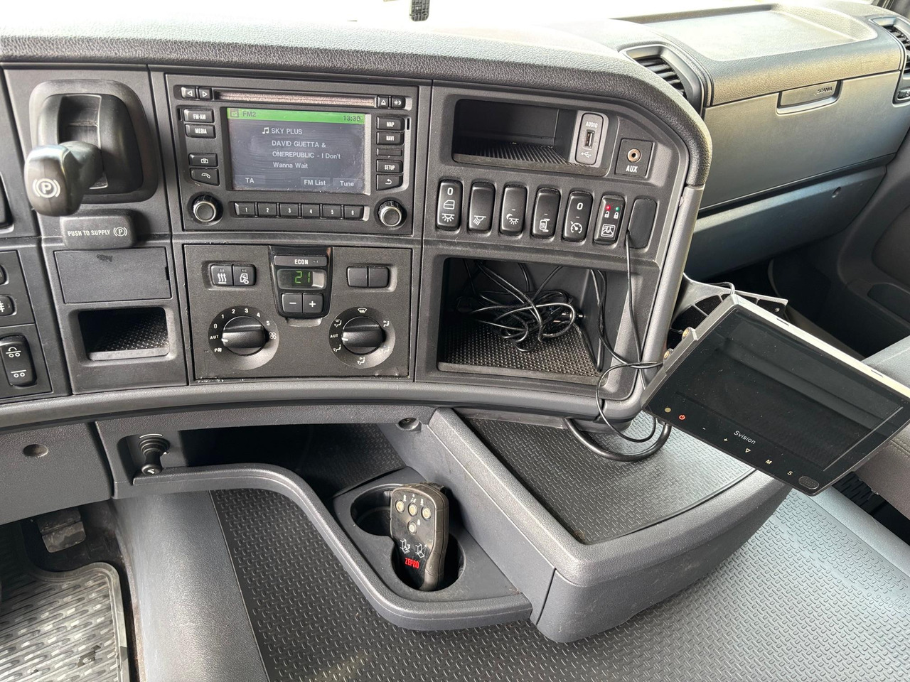 Refrigerator truck SCANIA G490: picture 16