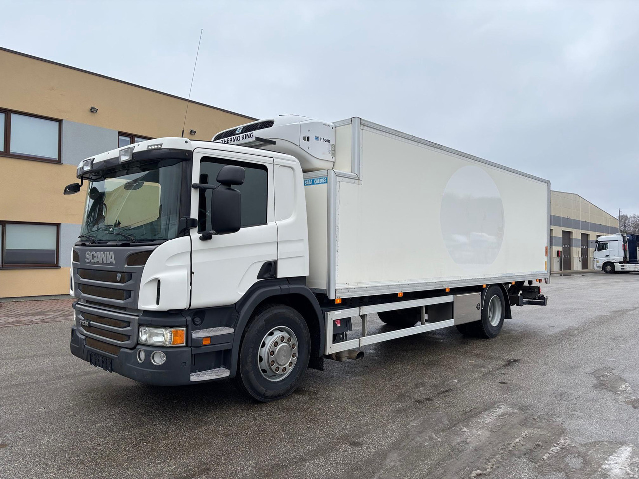 SCANIA P230 - Refrigerator truck: picture 2 SCANIA P230 - Refrigerator truck: picture 2