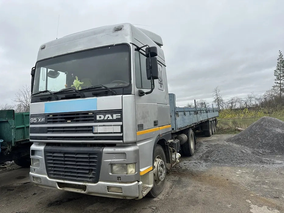DAF XF95.380 - Tractor unit: picture 1 DAF XF95.380 - Tractor unit: picture 1