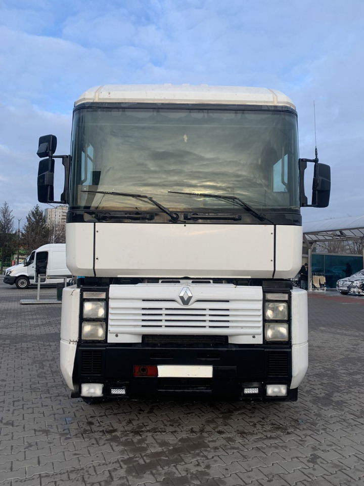 Tractor unit RENAULT Magnum 420: picture 1