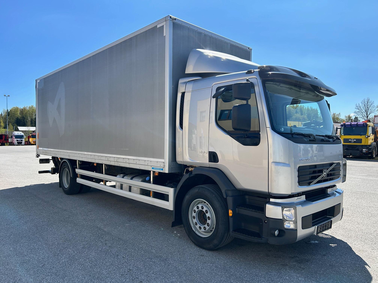 VOLVO FE260 - Box truck: picture 1 VOLVO FE260 - Box truck: picture 1