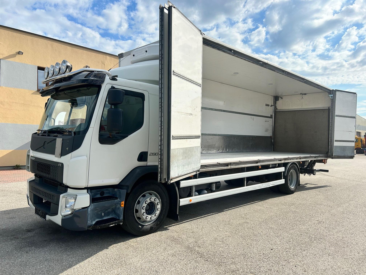 Box truck VOLVO FE280: picture 8