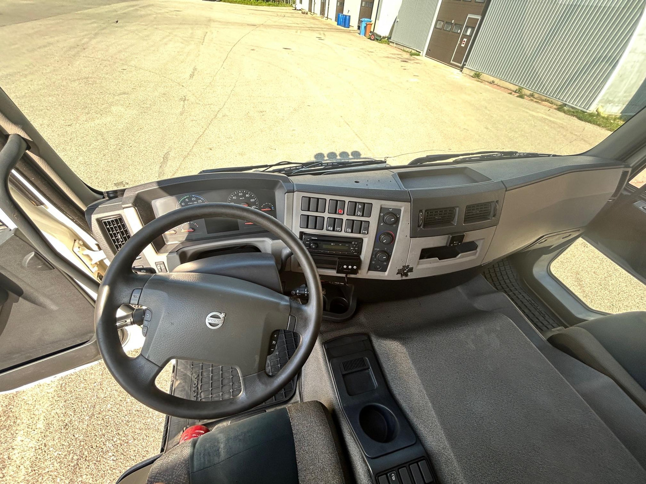 Box truck VOLVO FE280: picture 18