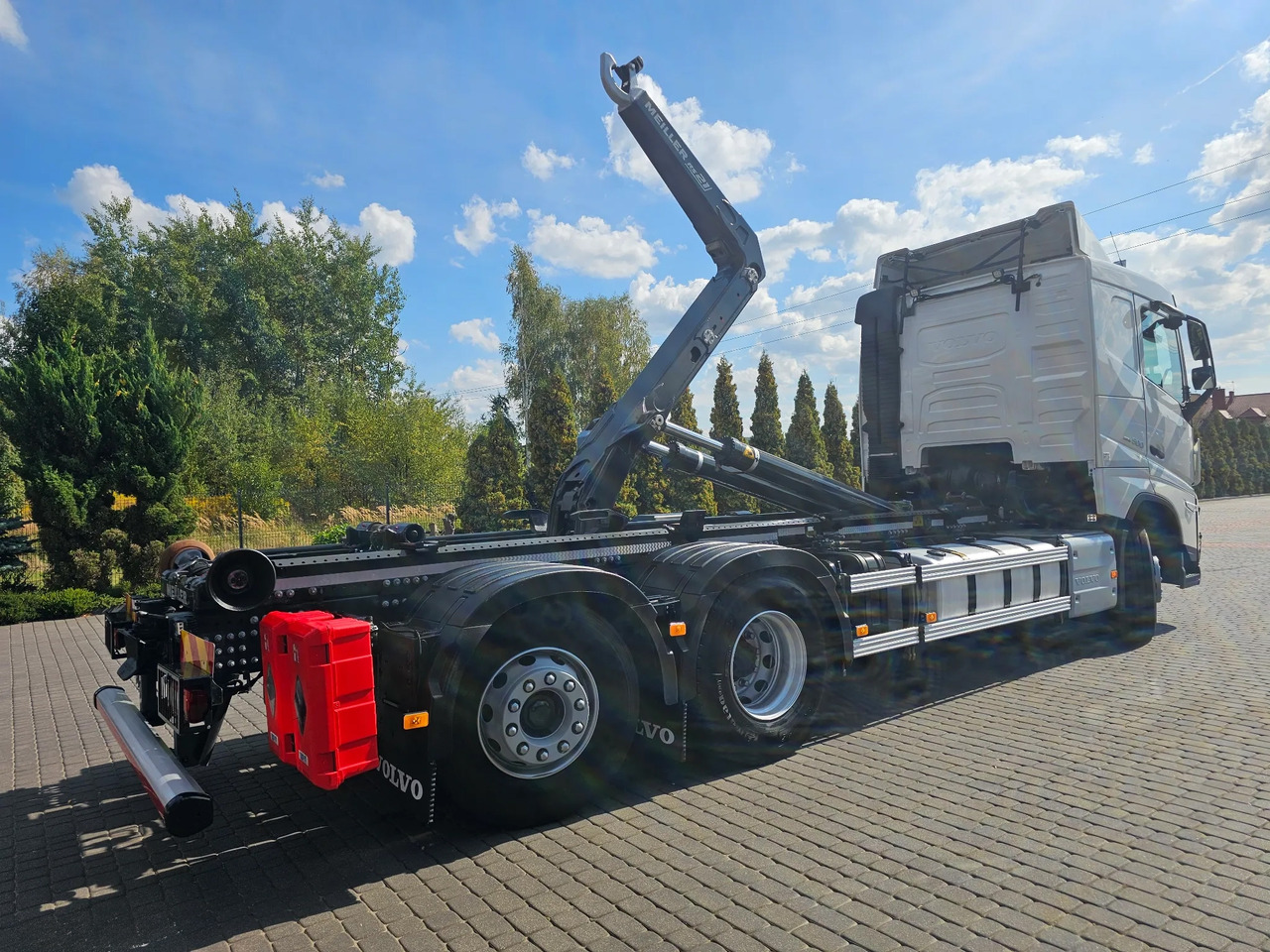 Hook lift truck VOLVO FH500: picture 13