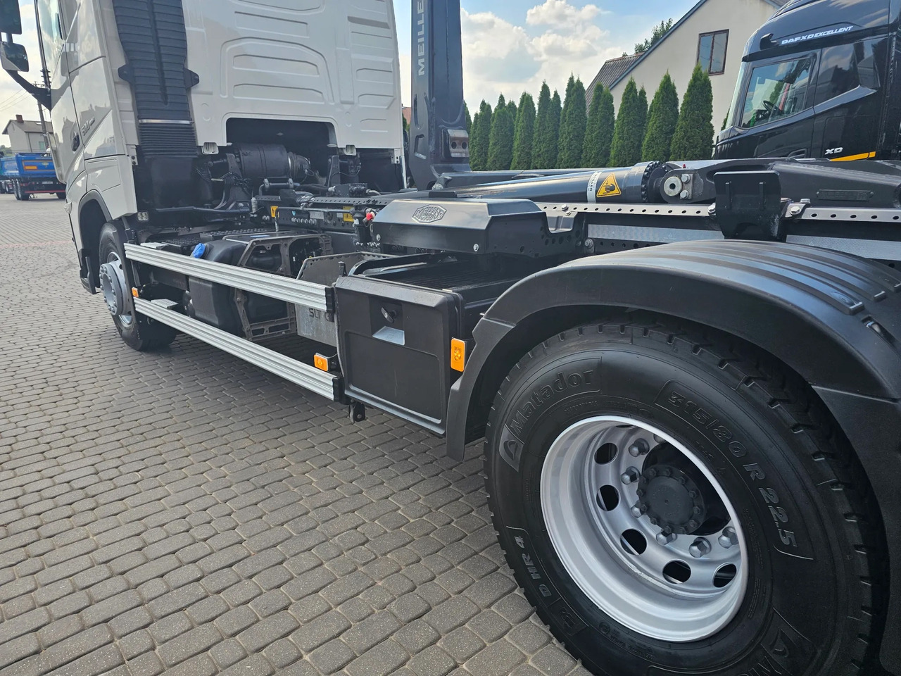 Hook lift truck VOLVO FH500: picture 24