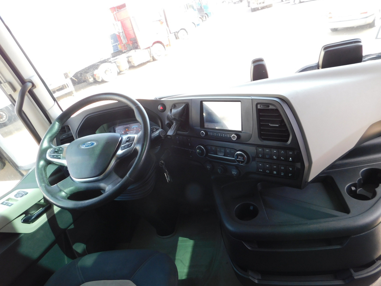 Tractor unit Ford F max chk1: picture 6