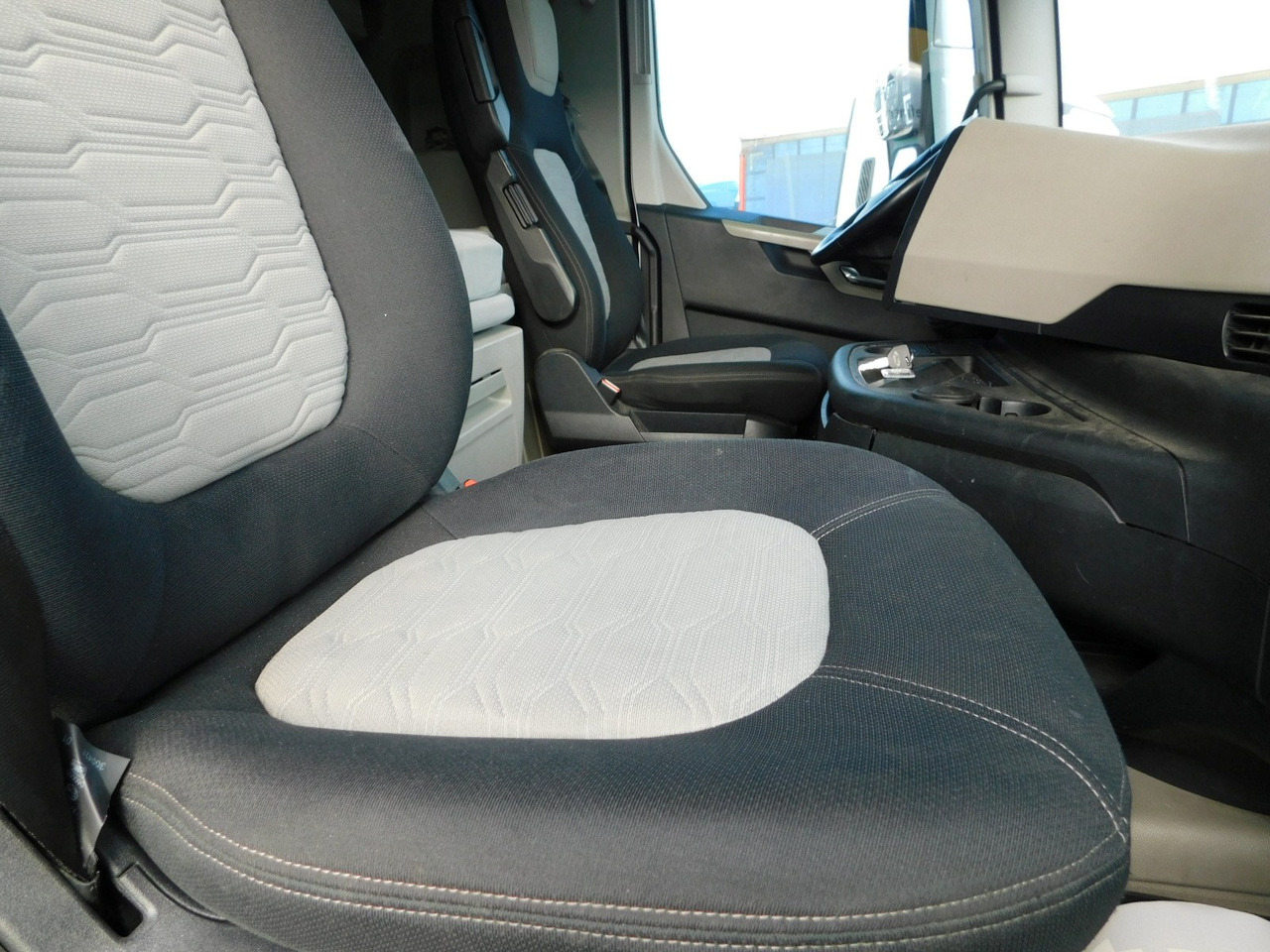 Ford F max ll 4x2 scab e6 12tx2620 - Tractor unit: picture 5 Ford F max ll 4x2 scab e6 12tx2620 - Tractor unit: picture 5