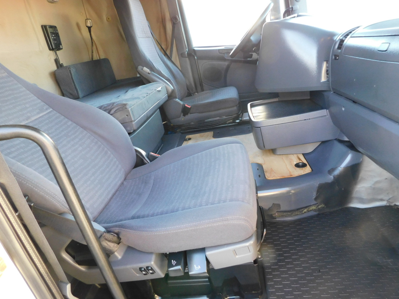 Scania R420 - Tractor unit: picture 5 Scania R420 - Tractor unit: picture 5