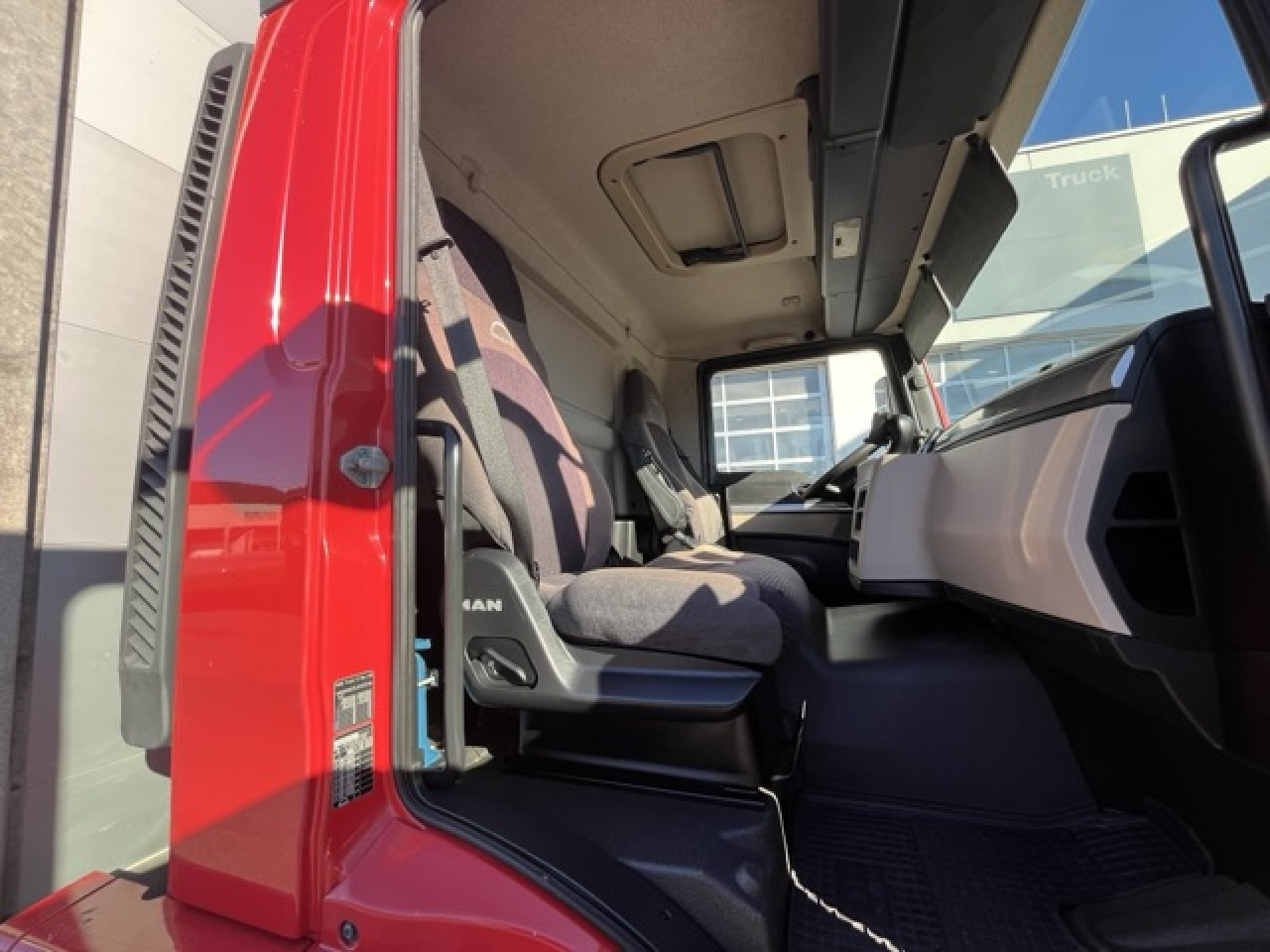 MAN TGM 18.320 4x2 BL Durchladbar - mit Tandemhänger - Curtainsider truck: picture 5 MAN TGM 18.320 4x2 BL Durchladbar - mit Tandemhänger - Curtainsider truck: picture 5