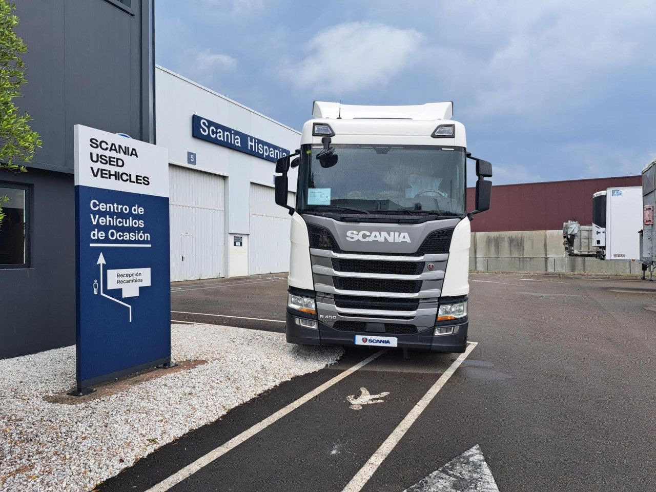 Scania R 450 - Tractor unit: picture 1 Scania R 450 - Tractor unit: picture 1